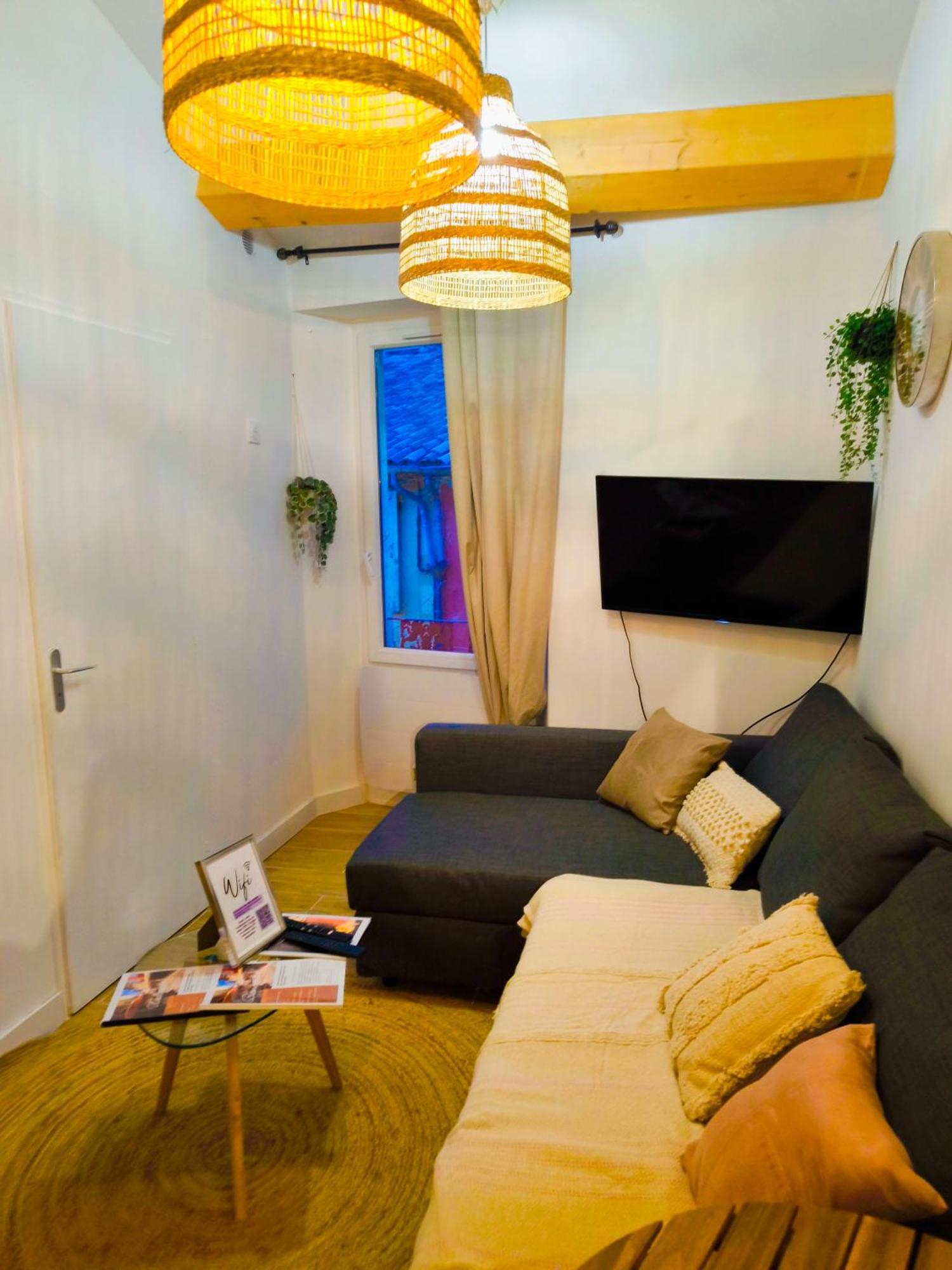 Le King & Suites Etoilees Gréoux-les-Bains Εξωτερικό φωτογραφία
