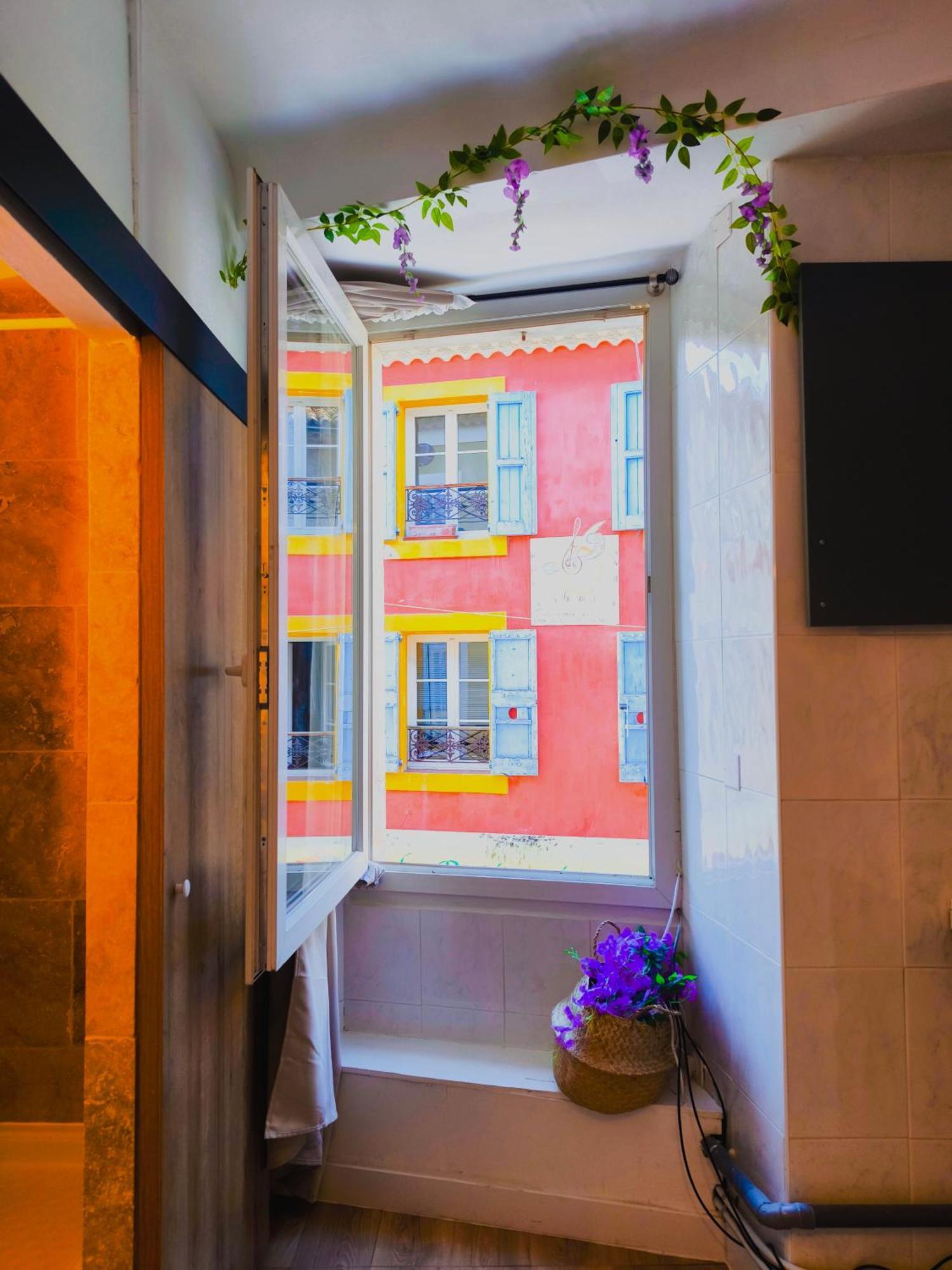 Le King & Suites Etoilees Gréoux-les-Bains Εξωτερικό φωτογραφία